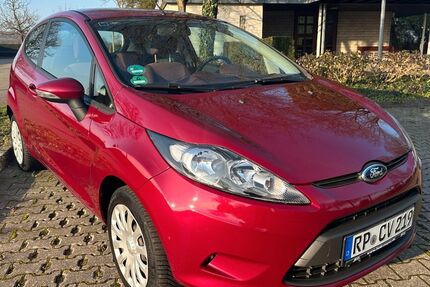 Ford Fiesta 90.188 km 3.049 € Bühl 77815