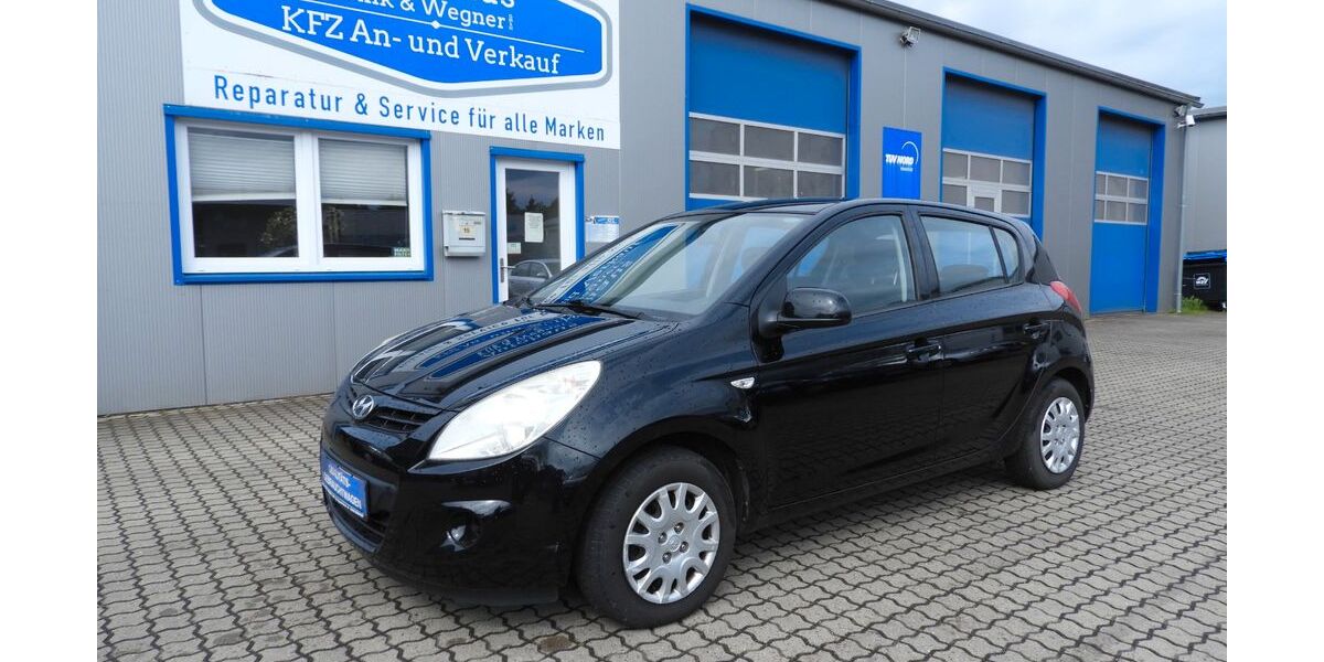 Hyundai i20 136.000 km 3.700 &euro; Boostedt 24598