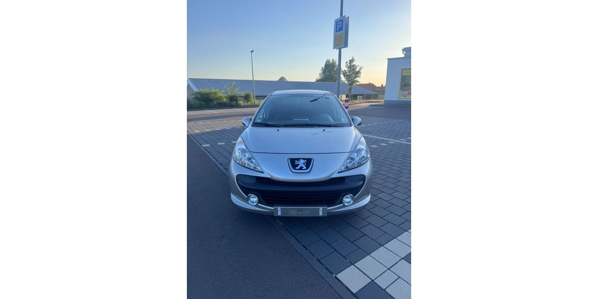 Peugeot 207 89.000 km 4.500 &euro; Völklingen 66333
