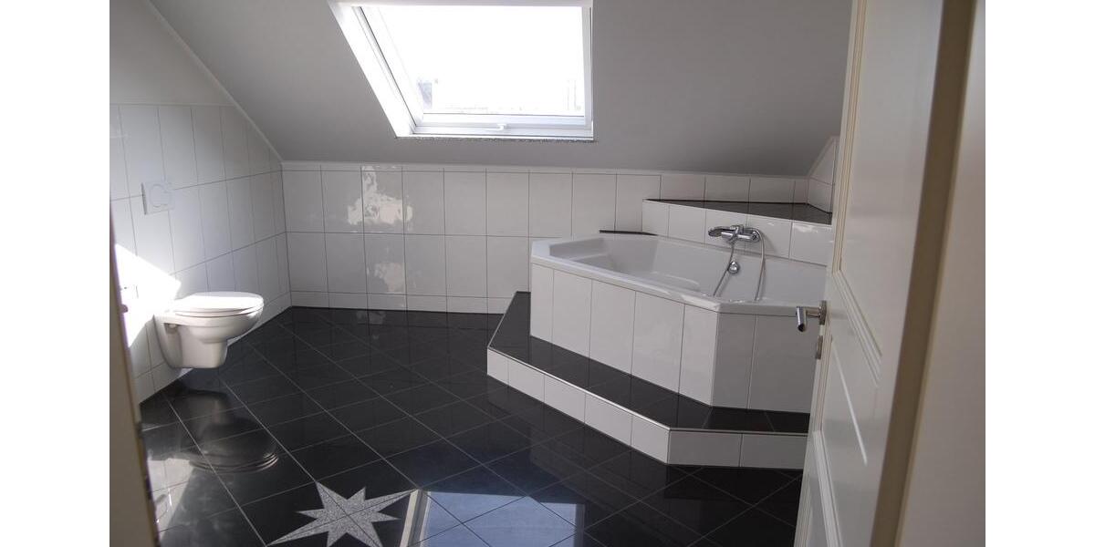 Dachgeschoßwohnung Eckernförde - 3 Zimmer, 120 m&sup2;, 580.000&euro; | Angebot:26270695