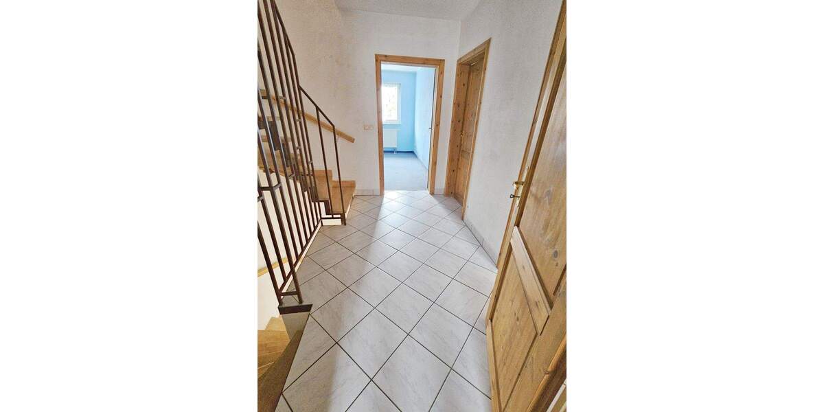 Schönes Reihenendhaus mit Garten, Garage und Stellplatz in Nürnberg-Gebersdorf 5 zimmer