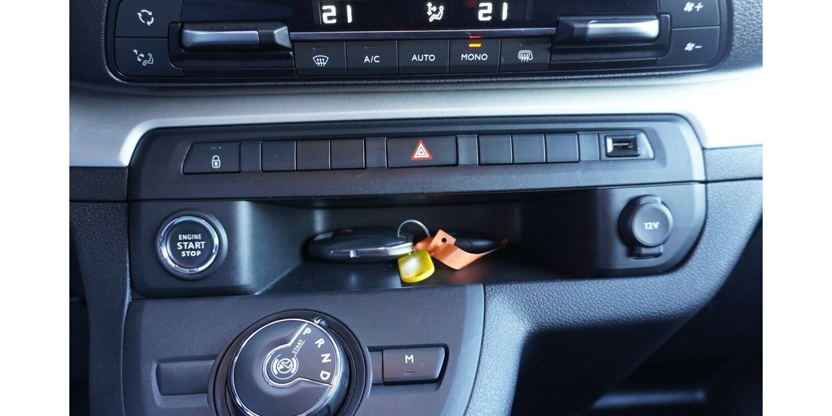 Fiat Scudo MultiCab L3 145 AT/ Vollausstattung + AHK 47.642 km 35.581 &euro; Münchenbernsdorf 07589