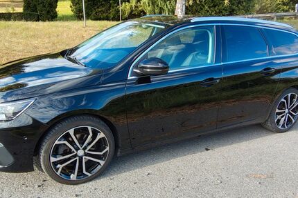 Peugeot 308 125.000 km 12.200 &euro; Waldkappel 37284