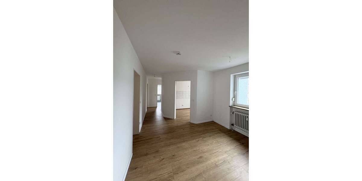 Etagenwohnung Roßtal - 4 Zimmer, 102 m&sup2;, 808&euro; | Angebot:27145027