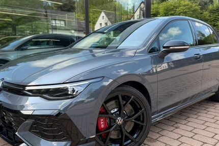 VW Golf 12.400 km 42.987 &euro; Daaden 57567