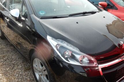Peugeot 208 97.000 km 4.999 &euro; Chemnitz 09116