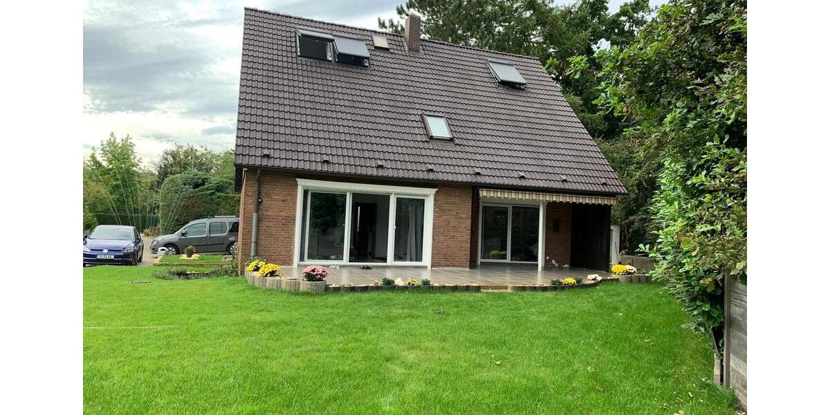 Einfamilienhaus Düsseldorf Stadtbezirk 5 - 6 Zimmer, 250 m&sup2;, 2.800&euro; | Angebot:24851125