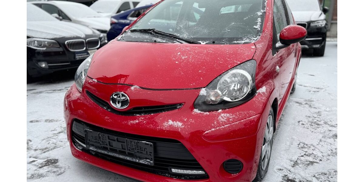 Toyota Aygo (X) 51.000 km 6.300 &euro; Berlin, BRITZ 12347