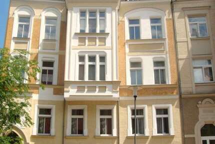 Wohnung zum Kaufen in Halle 288.000 € 152.26 m² 5 zimmer