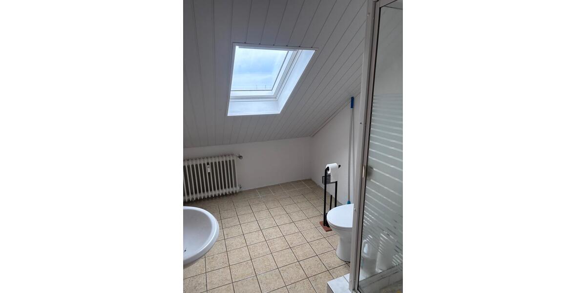 Dachgeschoßwohnung Büren - 3 Zimmer, 70 m&sup2;, 525&euro; | Angebot:25287094