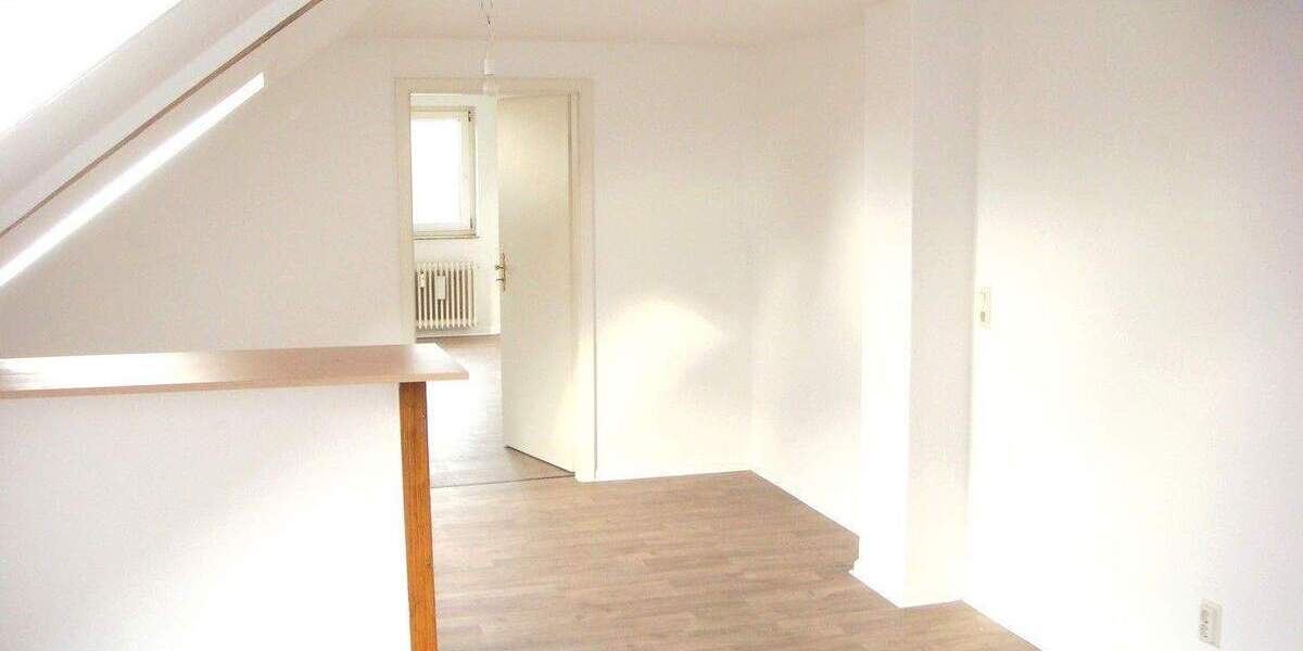 Etagenwohnung Uetze Dedenhausen - 3 Zimmer, 80 m&sup2;, 495&euro; | Angebot:25398062