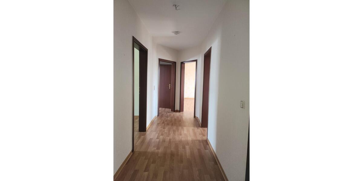 Etagenwohnung Schönebeck (Elbe) - 3 Zimmer, 72 m&sup2;, 370&euro; | Angebot:25992965
