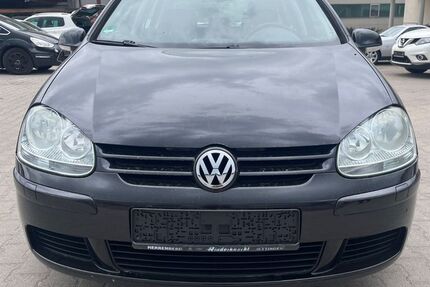 VW Golf 106.000 km 2.750 &euro; Holzgerlingen 71088
