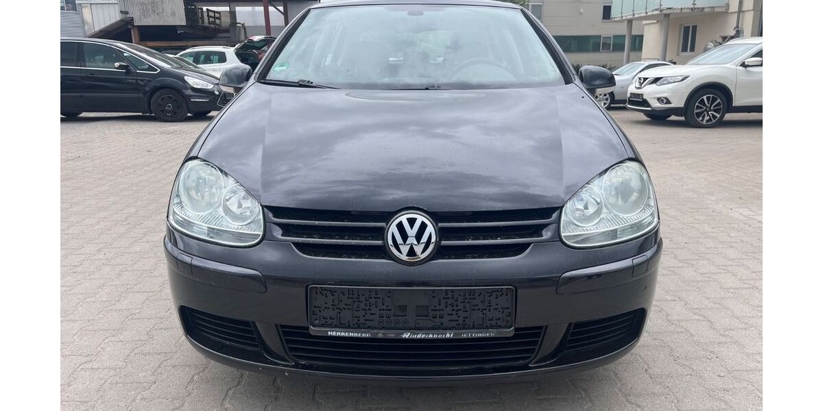 VW Golf 106.000 km 2.750 &euro; Holzgerlingen 71088