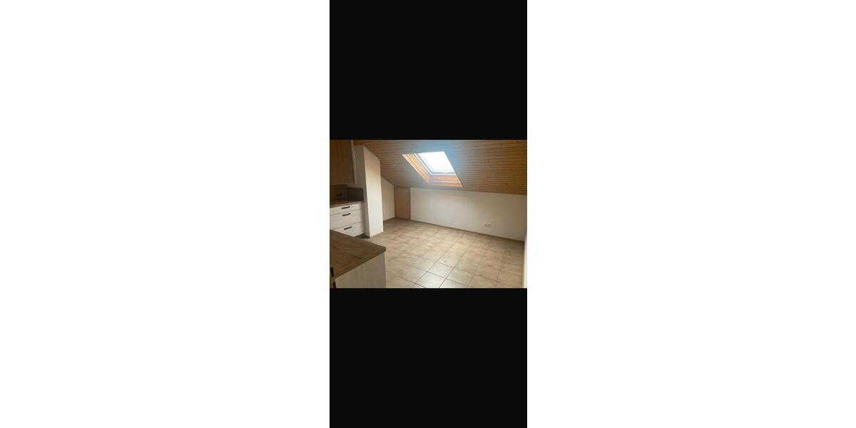 Dachgeschoßwohnung Ottersweier - 2 Zimmer, 70 m&sup2;, 540&euro; | Angebot:26268859