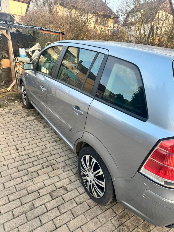 Opel Zafira 185.000 km 2.360 € Heidenheim 89522