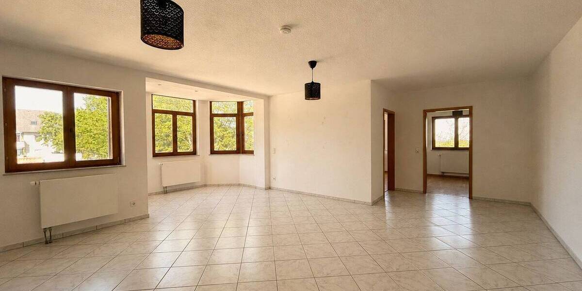 Etagenwohnung Hofheim - 3 Zimmer, 73 m&sup2;, 1.000&euro; | Angebot:26796268