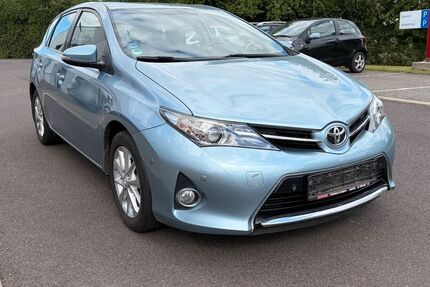 Toyota Auris 132.800 km 7.450 &euro; Apolda 99510