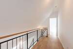 Erstbezug! Traumhafte 2,5-Zi.-DG-Wohnung mit Galerie, Dachterrasse & TG-Stellplatz, provisionsfrei