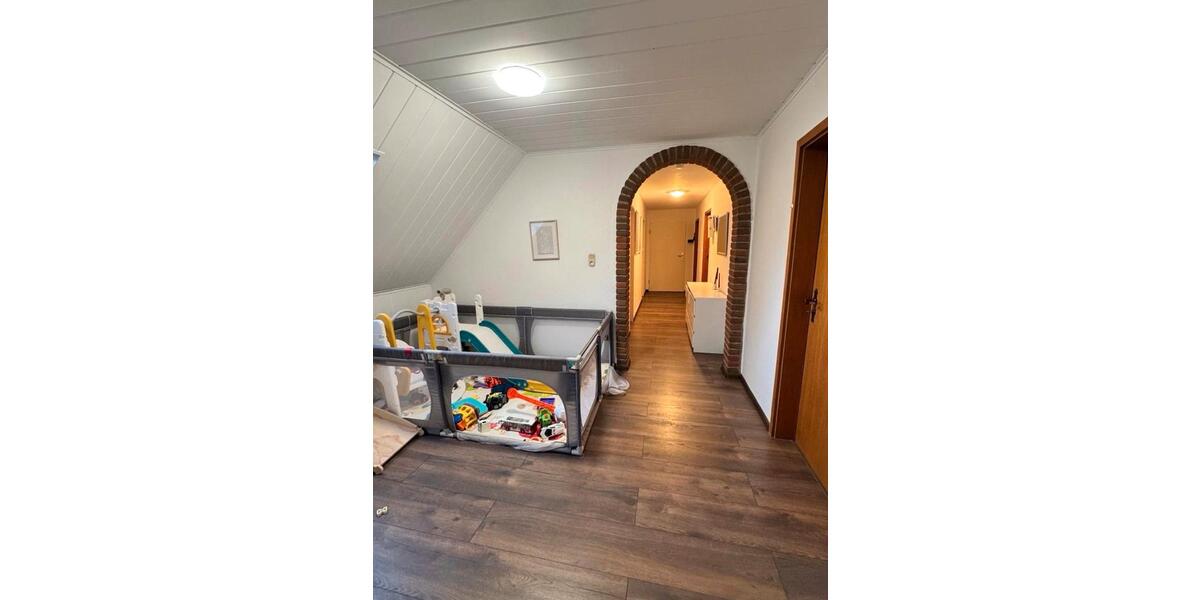 Etagenwohnung Sarstedt - 3 Zimmer, 119 m&sup2;, 1.000&euro; | Angebot:26342158
