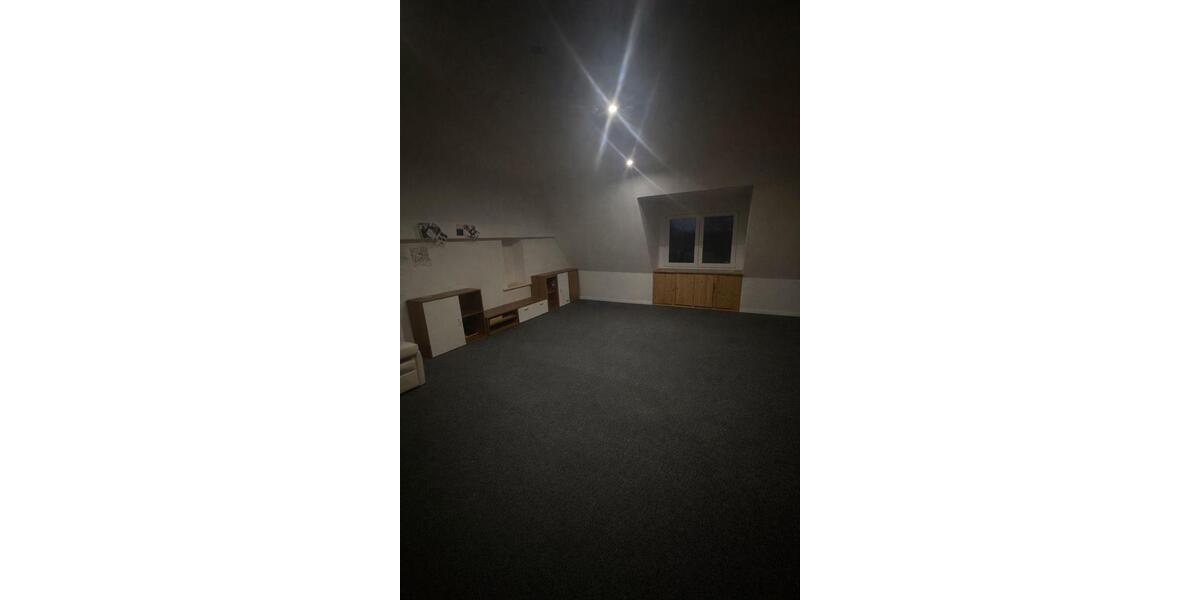 Dachgeschoßwohnung Langenhorn - 3 Zimmer, 100 m&sup2;, 780&euro; | Angebot:25405780