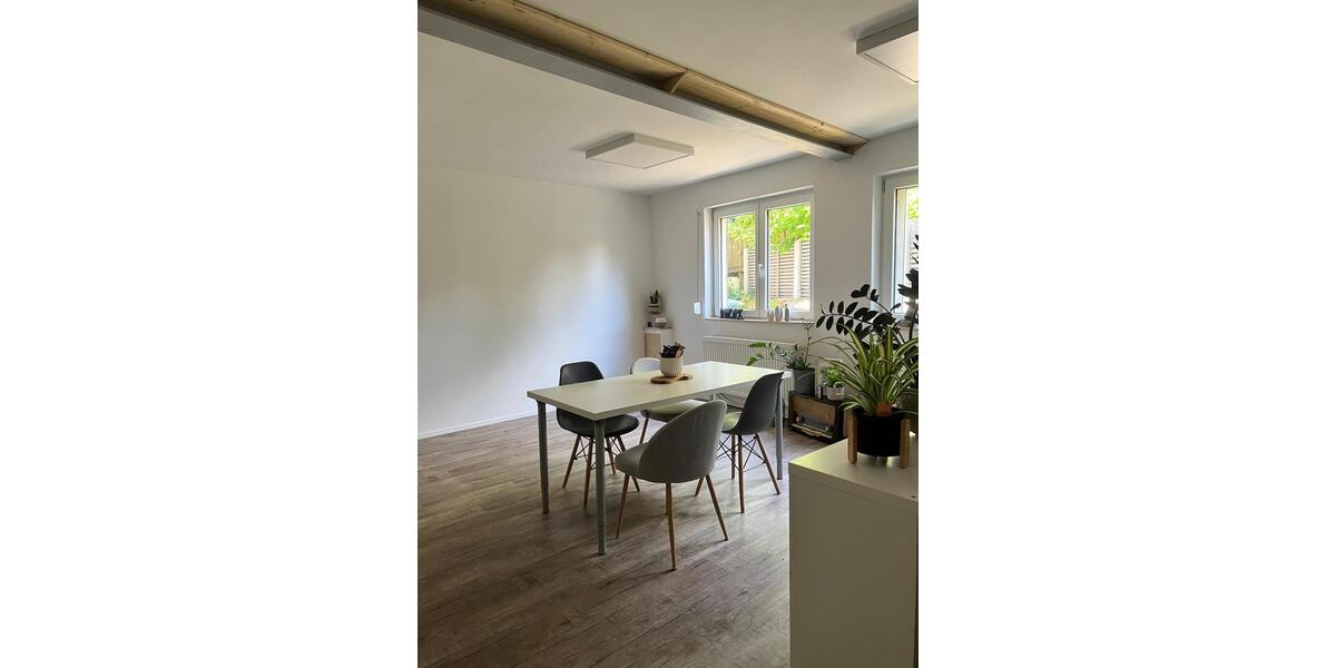 Büroraum mit Lager zimmer