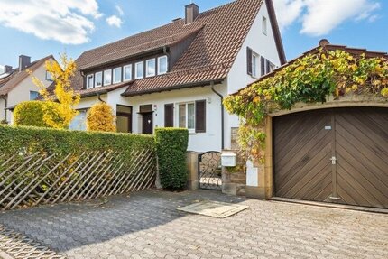 Hünfeld, Wohnhaus mit ELW - Haus Hünfeld | Angebot:26589383