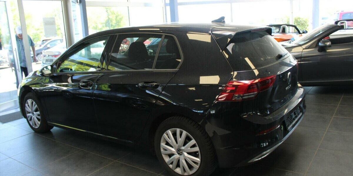 VW Golf 2.0 TDI SCR DSG Active 128.286 km 17.980 &euro; Euskirchen 53881