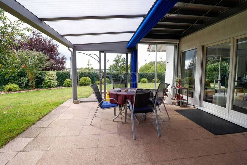Traumhaftes Einfamilienhaus mit großem Grundstück und Bauplatz in Top-Lage von Oberderdingen