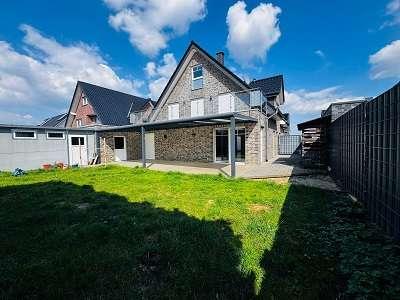 Mehrfamilienhaus, Wohnhaus Rheda-Wiedenbrück Wiedenbrück - 8 Zimmer, 212 m&sup2;, 2.300&euro; | Angebot:26266275