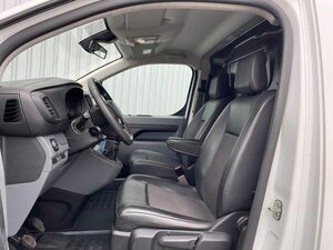 Citroen Jumpy Kasten Club XL L3 TEMPOMAT NAVI PDC KAMERA 127.000 km 16.990 &euro; Sangerhausen 06526