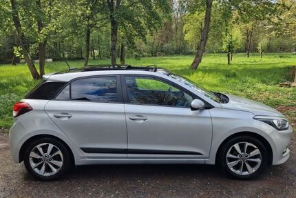 Hyundai i20 131.000 km 8.390 &euro; Stolberg (Rhineland) 52223