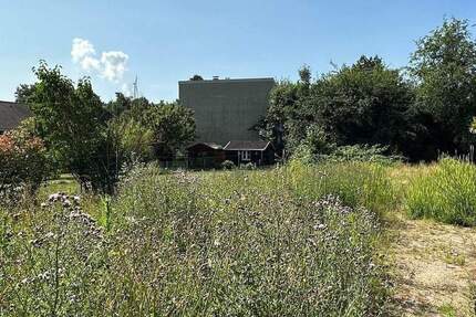 Baugrundstück mit bestehender Baugenehmigung für ein Mehrfamilienhaus zimmer