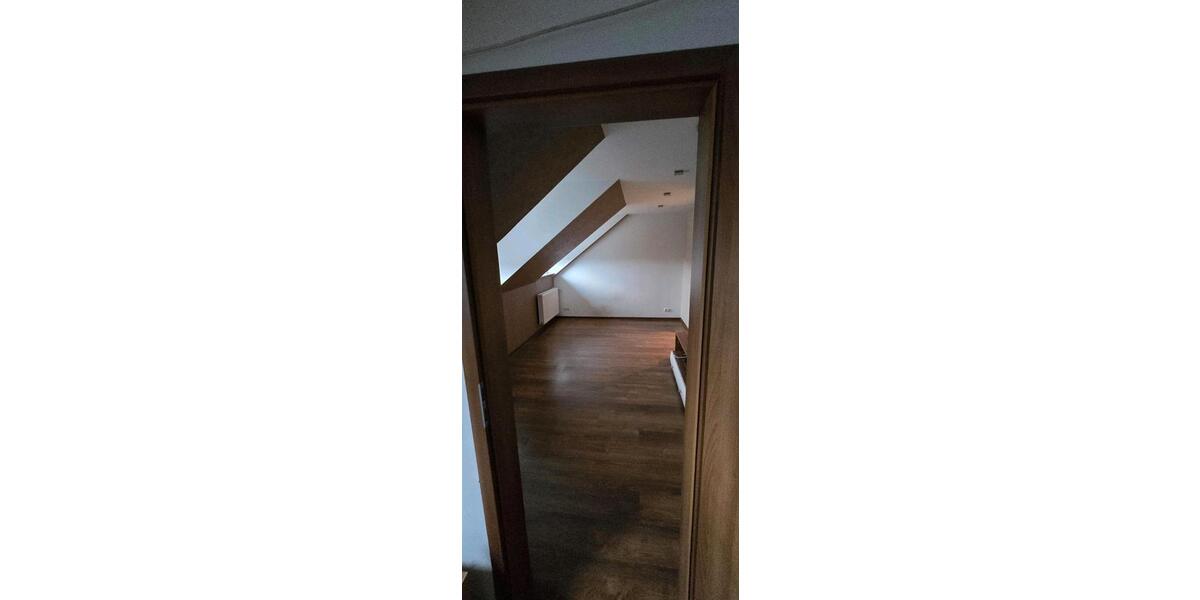 Dachgeschoßwohnung Dinslaken Hiesfeld - 2 Zimmer, 35 m&sup2;, 640&euro; | Angebot:25589825