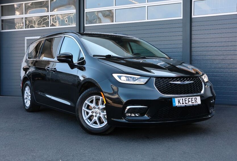 Chrysler Pacifica 80.636 km 26.900 € Rennerod 56477