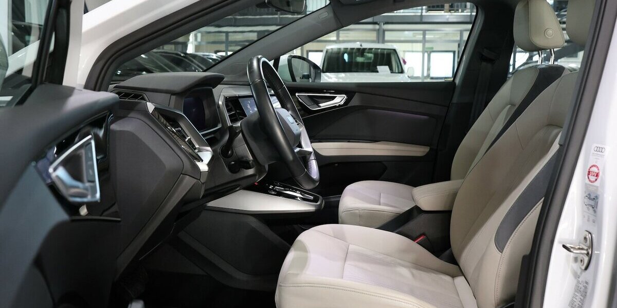 Audi Q4 e-tron 40 WHITE & BLACK & BEIGE / VC+HEAD-UP 50.000 km 27.994 &euro; Hamm 59077