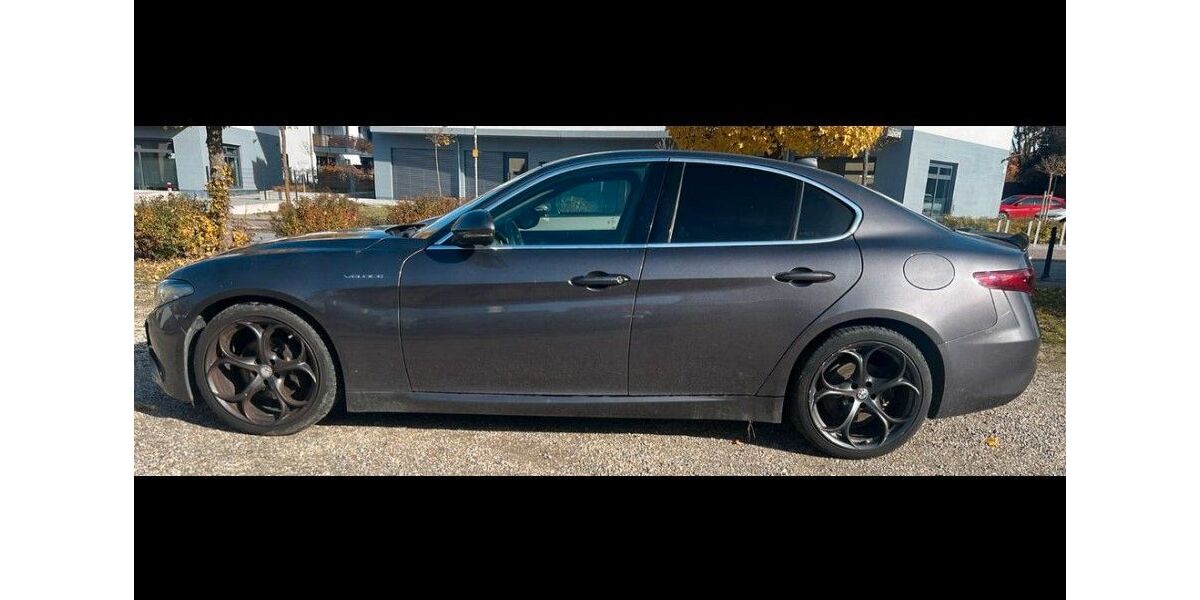 Alfa Romeo Giulia 145.742 km 15.100 &euro; Obertraubling 93083