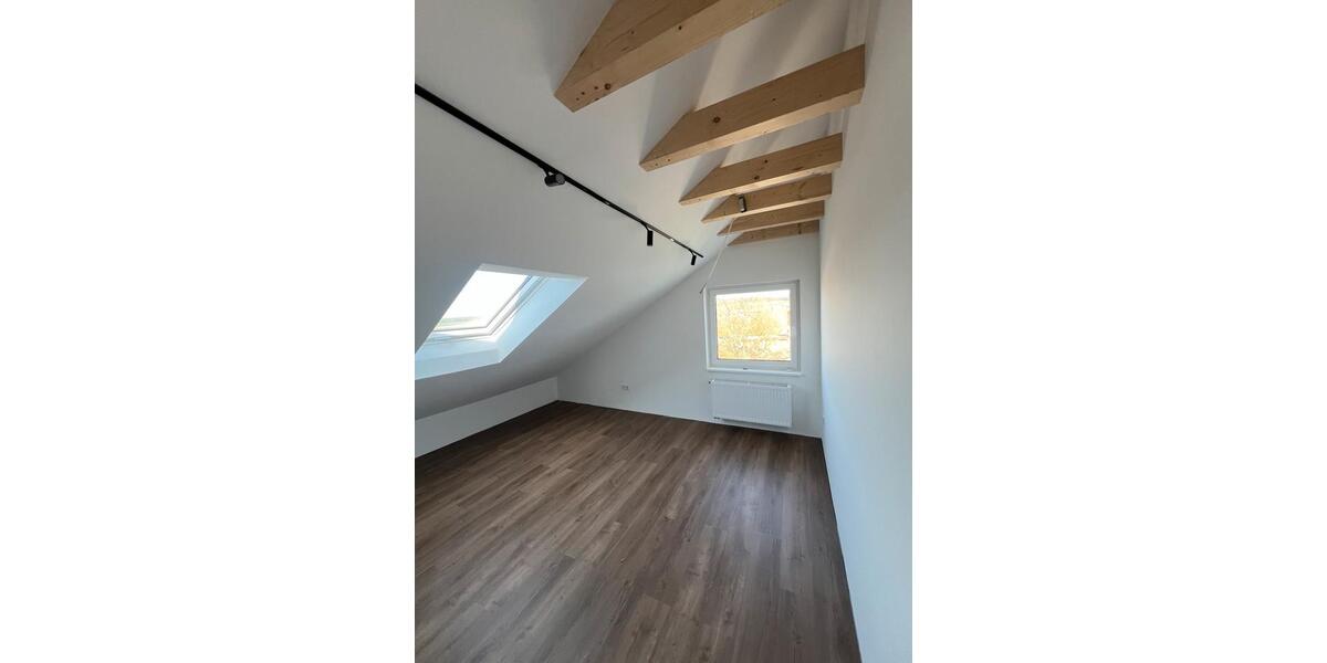 Dachgeschoßwohnung Alsfeld - 3.5 Zimmer, 85 m&sup2;, 900&euro; | Angebot:26110685