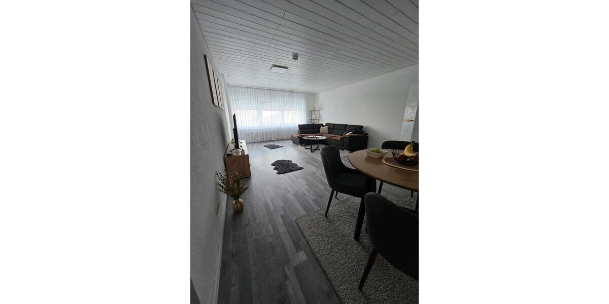 Modernisierte 3-Zimmer Wohnung mit Balkon und Garage zu verkaufen 3 zimmer