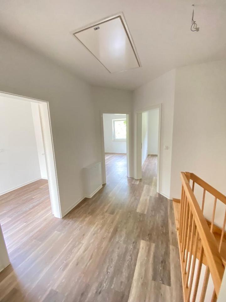 Doppelhaushälfte, DHH 4-Zimmer, 108 qm, EBK, Kamin, großer Garten
