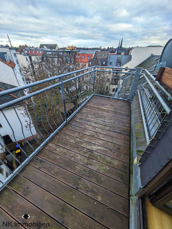 ++ neues Zuhause im Herzen der Stadt - wunderschöne 3-Raum Wohnung - mit tollem Balkon ++