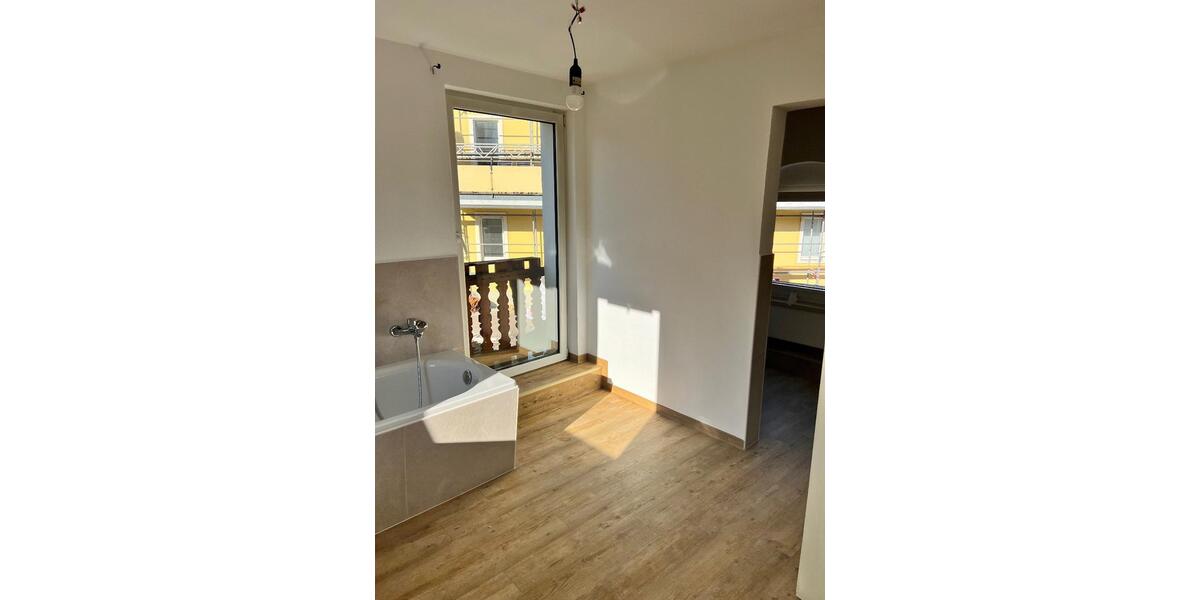 Etagenwohnung Gröditz - 3 Zimmer, 100 m&sup2;, 650&euro; | Angebot:26335100