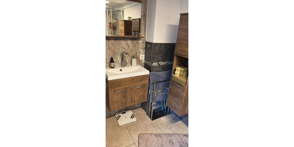 Einfamilienhaus Wiesenbach - 7 Zimmer, 140 m&sup2;, 1.500&euro; | Angebot:25683549