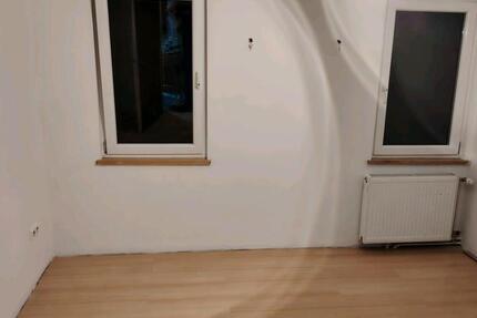 WG Zimmer zu vermieten in Männer WG 1 zimmer