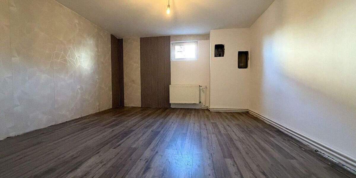 Großes Einfamilienhaus oder Zweifamilienhaus * in Kraichtal 1 zimmer