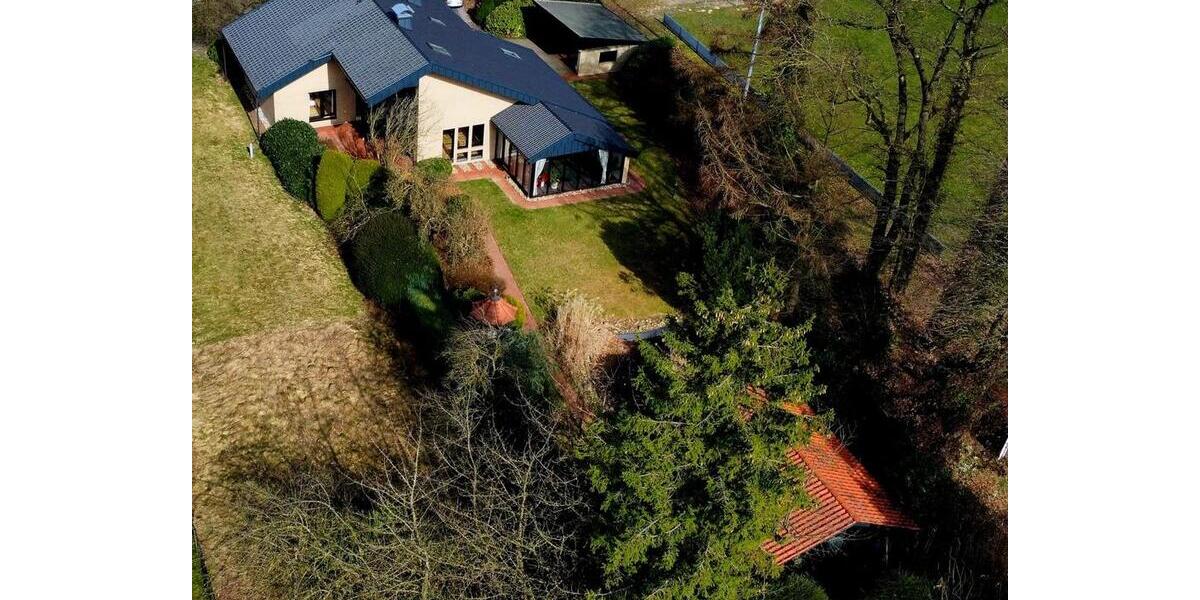 Einfamilienhaus Blomberg - 8 Zimmer, 187 m&sup2;, 419.000&euro; | Angebot:26362595