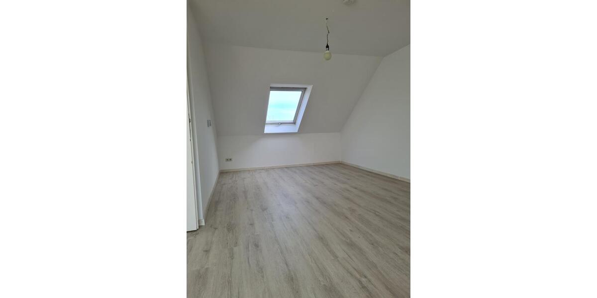 Dachgeschoßwohnung Hannover Ricklingen - 3 Zimmer, 70 m&sup2;, 219.000&euro; | Angebot:25641394