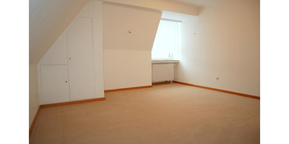 Einfamilienhaus Ganderkesee - 8 Zimmer, 257 m&sup2;, 1.500&euro; | Angebot:24772096