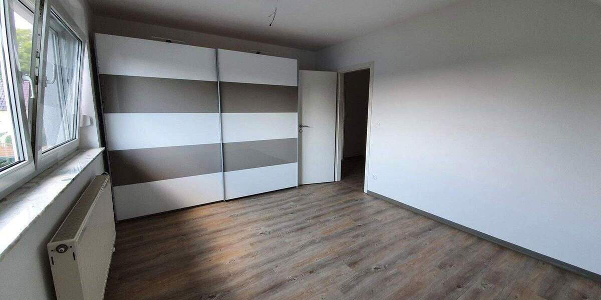 Einfamilienhaus Finsterwalde - 5 Zimmer, 130 m&sup2;, 1.290&euro; | Angebot:25337669