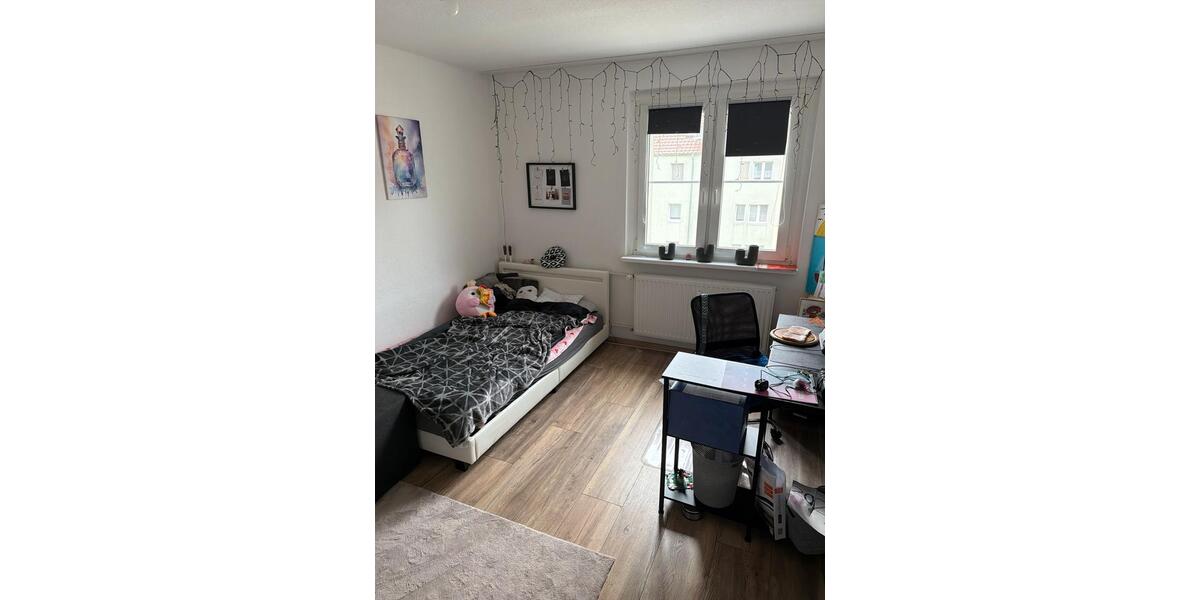 Etagenwohnung Jacobsdorf - 4 Zimmer, 72 m&sup2;, 840&euro; | Angebot:25402560